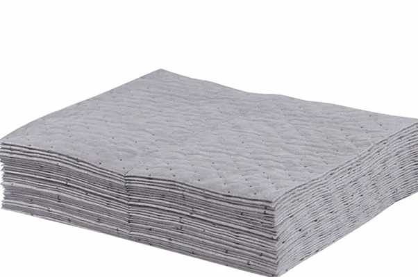 WPC-SPUQ-MS100 TAMPON ABSORBANT MÉDIUM GRIS EN FEUILLES 15''X18'' 100/CAISSE